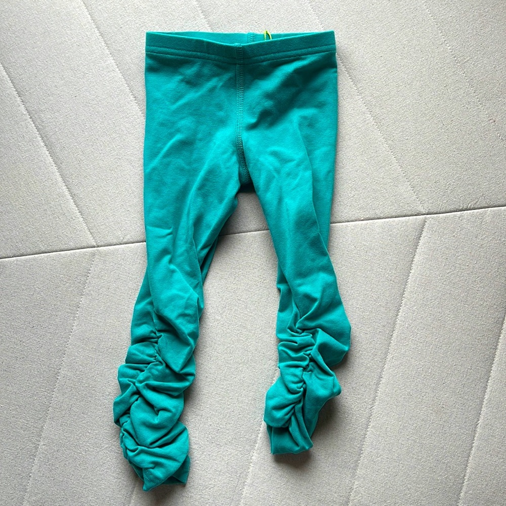Peekaboo Beans Ruched leggings. EUC size 3